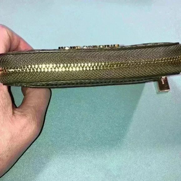 EUC 🔥Michael Kors Card Case Zipped Wallet - Picture 16 of 16